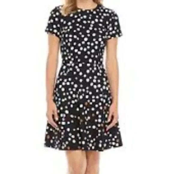 NWT $128 Vince Camuto Polka Dot Short Sleeve Fit & Flare Dress in NAVY MULTI-2P! - Picture 2 of 11